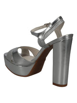 Sandalia Azaleia Maga-197 Plata - 1; Sandalia Azaleia Maga-197 Plata - 2; Sandalia Azaleia Maga-197 Plata - 3; Sandalia Azaleia Maga-197 Plata - 4; Sandalia Azaleia Maga-197 Plata - 5; Sandalia Azaleia Maga-197 Plata - 6; Sandalia Azaleia Maga-197 Plata - 7; Sandalia Azaleia Maga-197 Plata - 8; Sandalia Azaleia Maga-197 Plata - 9; Sandalia Azaleia Maga-197 Plata - 10