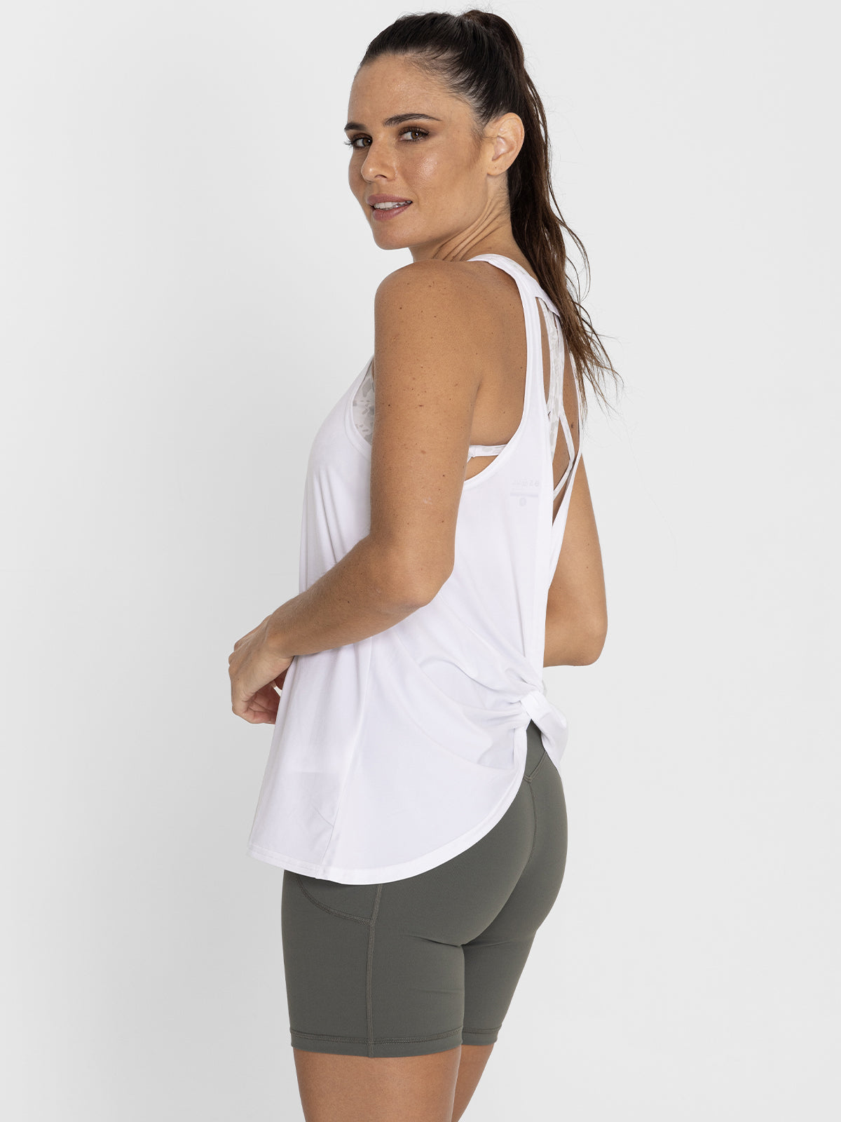 Tank Cloe Blanco - 1; Tank Cloe Blanco - 2; Tank Cloe Blanco - 3; Tank Cloe Blanco - 4; Tank Cloe Blanco - 5; Tank Cloe Blanco - 6; Tank Cloe Blanco - 7; Tank Cloe Blanco - 8; Tank Cloe Blanco - 9; Tank Cloe Blanco - 10