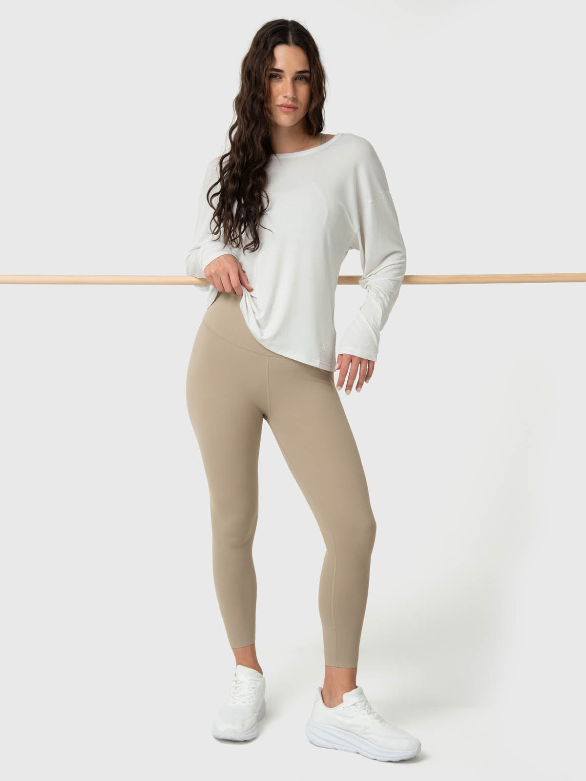 Polo Manga Larga Twist-Back Modal Blanco - 1; Polo Manga Larga Twist-Back Modal Blanco - 2; Polo Manga Larga Twist-Back Modal Blanco - 3; Polo Manga Larga Twist-Back Modal Blanco - 4; Polo Manga Larga Twist-Back Modal Blanco - 5; Polo Manga Larga Twist-Back Modal Blanco - 6; Polo Manga Larga Twist-Back Modal Blanco - 7; Polo Manga Larga Twist-Back Modal Blanco - 8; Polo Manga Larga Twist-Back Modal Blanco - 9; Polo Manga Larga Twist-Back Modal Blanco - 10
