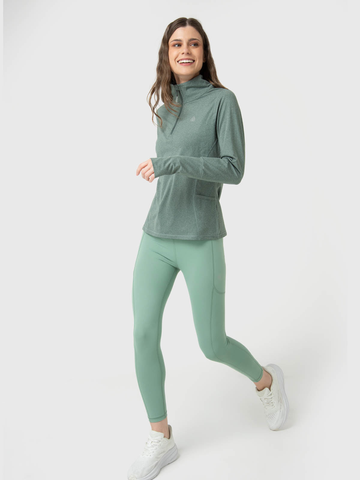 Polera Half Zip Verde - 1; Polera Half Zip Verde - 2; Polera Half Zip Verde - 3; Polera Half Zip Verde - 4; Polera Half Zip Verde - 5; Polera Half Zip Verde - 6; Polera Half Zip Verde - 7; Polera Half Zip Verde - 8; Polera Half Zip Verde - 9; Polera Half Zip Verde - 10