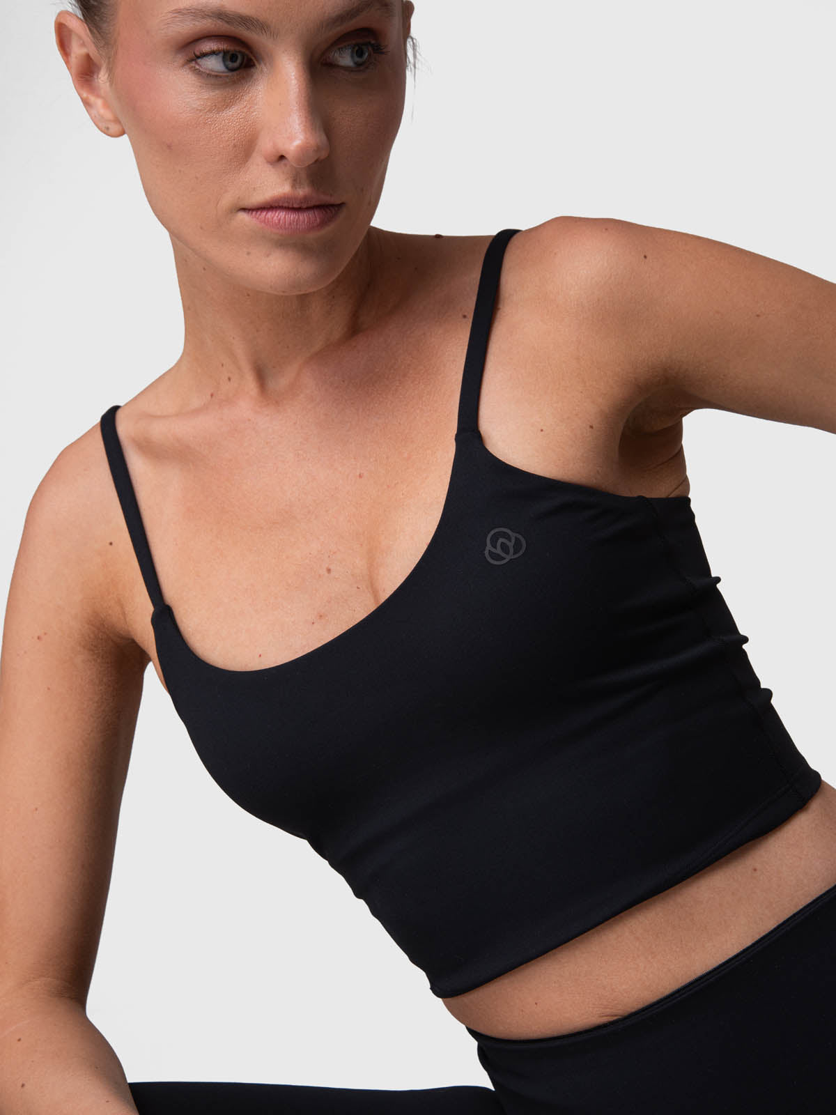 Bra Crop Open Back Aloe Negro - 1; Bra Crop Open Back Aloe Negro - 2; Bra Crop Open Back Aloe Negro - 3; Bra Crop Open Back Aloe Negro - 4; Bra Crop Open Back Aloe Negro - 5; Bra Crop Open Back Aloe Negro - 6; Bra Crop Open Back Aloe Negro - 7; Bra Crop Open Back Aloe Negro - 8; Bra Crop Open Back Aloe Negro - 9; Bra Crop Open Back Aloe Negro - 10